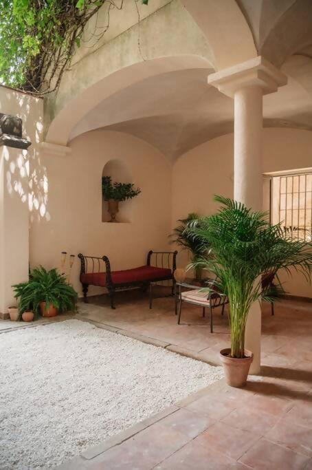 Apartmán Casa Aguila Casco Antiguo Patio Privado Caces Exteriér fotografie