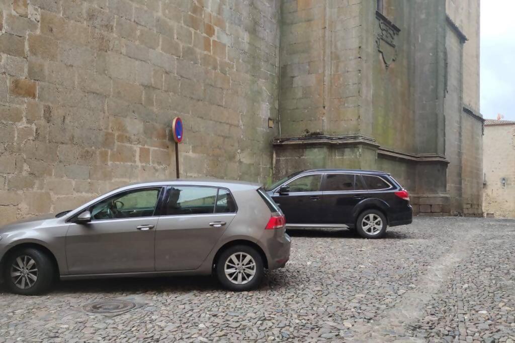 Apartmán Casa Aguila Casco Antiguo Patio Privado Caces Exteriér fotografie