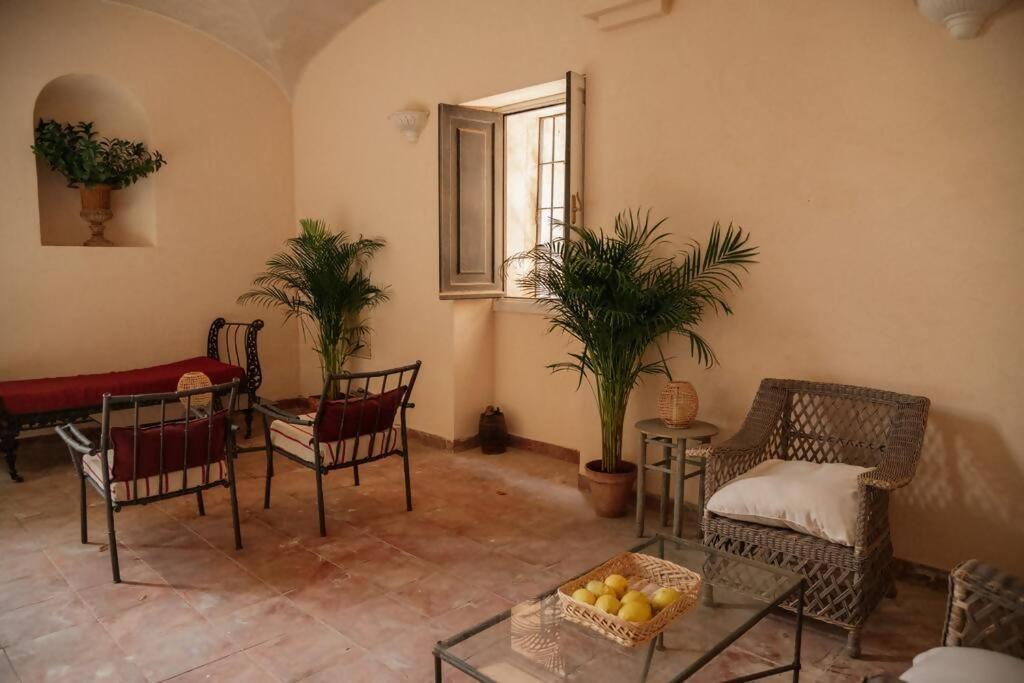 Apartmán Casa Aguila Casco Antiguo Patio Privado Caces Exteriér fotografie